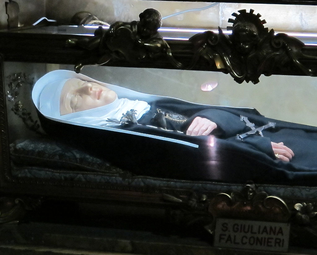 Altare con le spoglie di Giuliana Falconieri