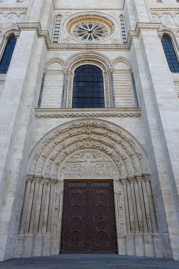 Facciata Basilica di San Dionigi