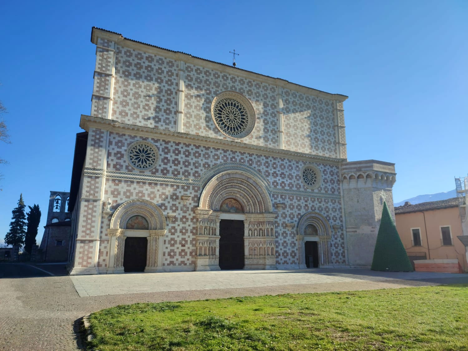 Facciata Basilica di Santa Maria di Collemaggio