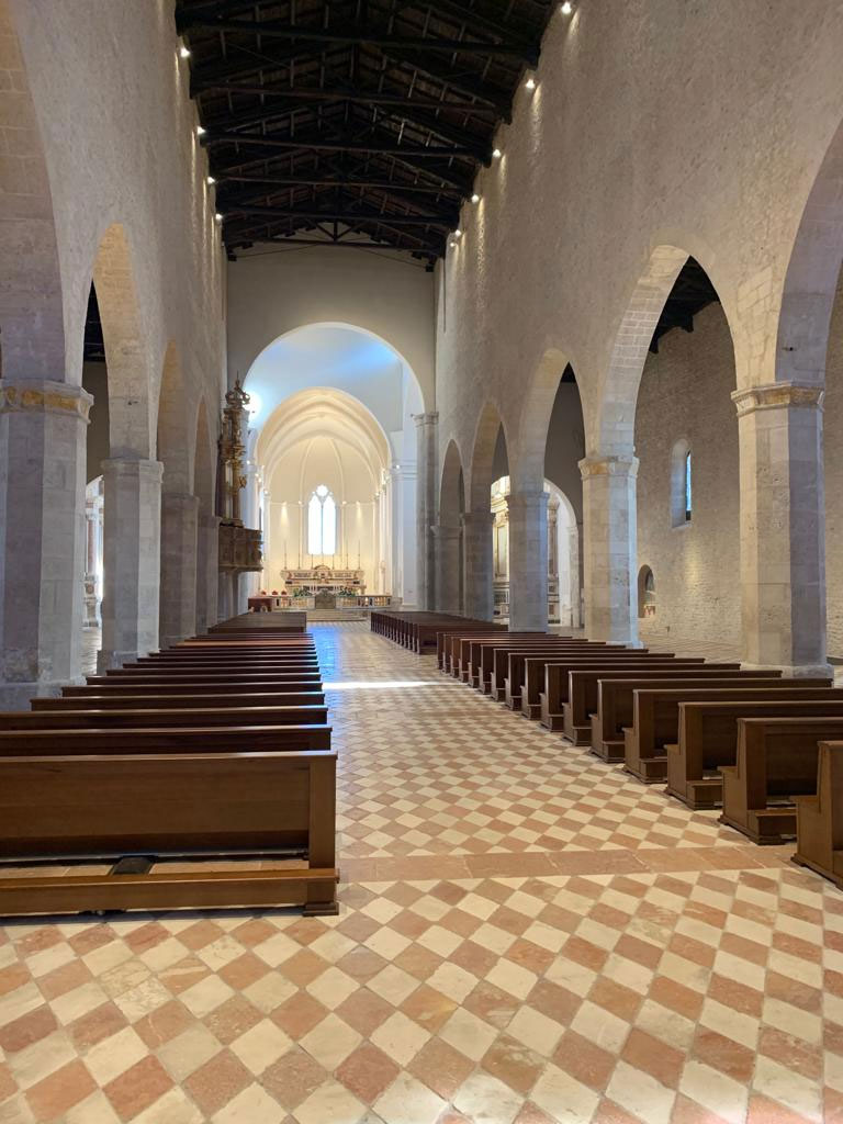 Interno Basilica di Santa Maria di Collemaggio