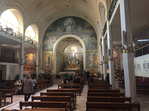 Interno Cappella Medaglia Miracolosa