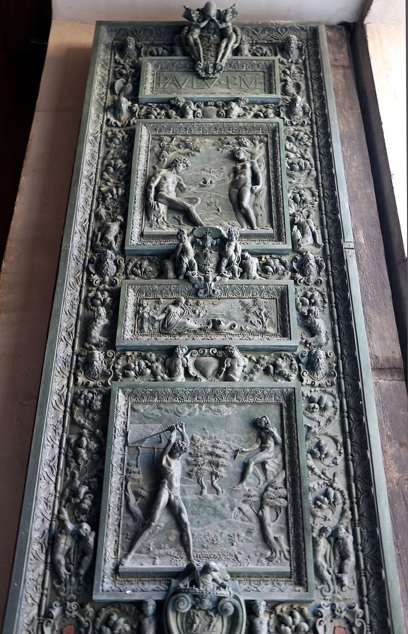 Particolare Porta di Bronzo Santa Casa